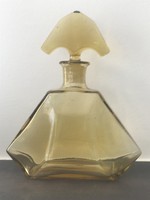 Borostyánszínű likőrös üveg csiszolt “Napóleon sapkás” dugóval