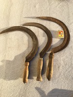 3 darab Régi sarló - szárvágó - fa nyéllel - paraszti eszköz szerszám