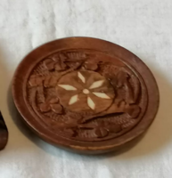 New Zealand sculpture on a small wooden plate-glass saucer with shell-like inlay (handmade souvenir)