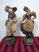 Antik gipsz nagyméretű táncos szobor pár, betyár és fogadós asszony 