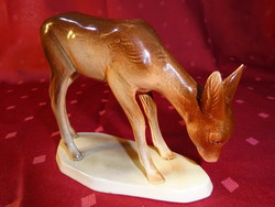 German porcelain figurine, grazing deer, length 13.5 cm. He has!