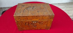 Oriental carved wooden làdika, làda box is an exotic special piece, as in the photos. Cigar box.