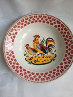 Kakasos porcelán-fajansz falitányér
