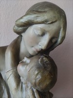 LEÁRAZTAM! Ritka, antik szecessziós Royal Dux anya gyermekével fajansz szobor eladó. 