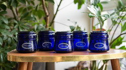 Kék üveg retro fűszertartók a Karcagi üveggyárból (KÜ jelzéssel)