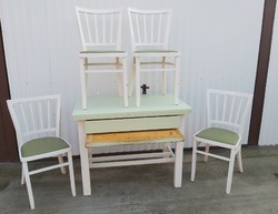 Kinyithatós konyhai asztal +4 db szék , zöld fehér paraszti falusi dekoráció, nosztalgia darabok