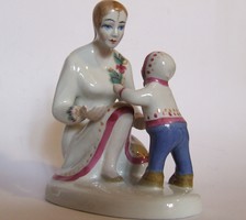 Régi, nagyon bájos életkép: szovjet-orosz Polonne porcelán figura-Anya gyermekével