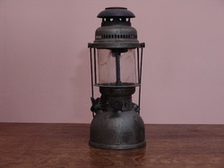 Antik petromax petróleum lámpa