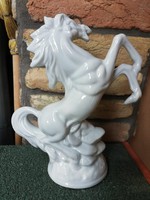 nagyméretű porcelán ló szobor  27 cm