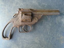 Antik revolver.