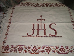 Csodaszép kézzel készült hímzett szőttes rojtos Házi-oltár terítő IHS monogrammal