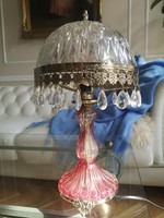 Üveg asztali lámpa, rózsaszín üveg test és fehér búra, fém szerelék, 39 cm