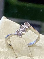 Ragyogó ezüst gyűrű Ametiszt kövekkel ékesítve