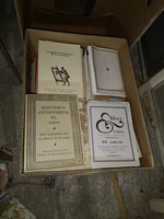 Banános doboznyi könyv aukció katalógus