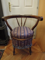 Antique toilet chair, shade chair, toilet,