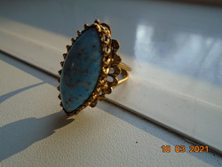 Spectacular gilded ring with turquoise stone