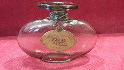 Pipere parfümös üveg