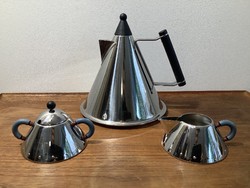 “Design Kitchen” is a classic from the 80s. Fissler kairo kettle with alessi accessories.