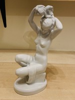 Herendi fehér fürdőző nő szobor