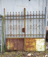 Kovácsolt vas kerítés kapú