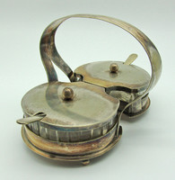 B516 Antik ezüst vagy ezüstözött dupla vaj sajtkínáló ólomüveggel - álomszép gyűjtői darab
