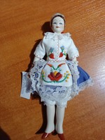 Kolumbán Doll Porcelán baba népviseletes