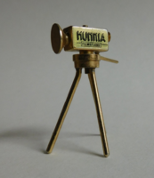 vanett38 vásárló részére kizárólag - Hunnia Filmstúdió relikvia - kis réz kamera