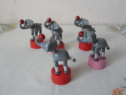 Műanyag mozgó elefánt, játék ( 5 db.)