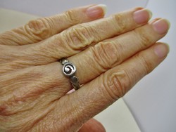 Szép kis csigavonalas kézműves ezüst   gyűrű