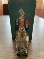 Antik régi parfümös üveg dobozában Orosz