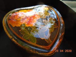 Szantálfa Kézzel festett szív alakú rózsa mintás lakk ékszertartó