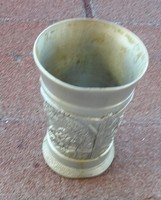Antik zin dombormintás jelenetes pohár - jelzett