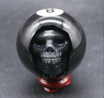 A skull carved from a billiard ball! A real specialty!