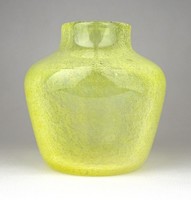 1E383 Karcagi irizáló citromsárga fátyolüveg váza 13.5 cm