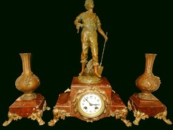 French late Victorian fireplace clock set on red marble pedestal