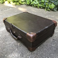 Kis koffer bőrönd