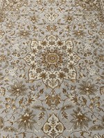 Visszafogott színű magyar perzsa szőnyeg