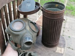 Ii.Vh German gas mask, attic find, Wehrmacht, wartime