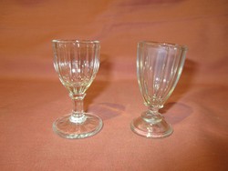 2 glass glasses of old brandy liqueur