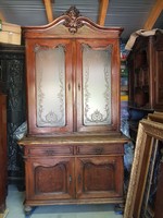 Wonderful Viennese baroque oak bookcase with original acid etched glass.