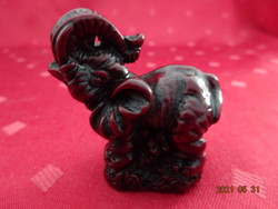 Mini lucky elephant. Its length and height are also 4.7 cm. He has!