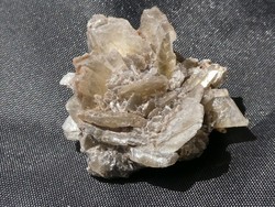Natural, raw gypsum rose mineral from the Holy Cross Mountains. Collector's item. 33 grams
