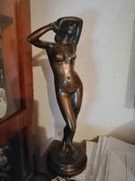 Akt bronz szobor