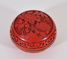 Kínai vörös lakkozott doboz
