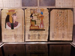 Egyiptomi papiruszkép 3 db, üvegezett képtartóban/keretben /