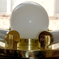 Art deco - Bauhaus 4 égős réz mennyezeti - fali lámpa felújítva - 3 tejüvegcső + gömb búra