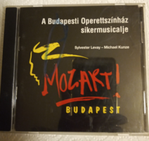 Cd music record (4) is the success musical of the Budapest Operetta Theater