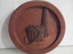 Plate - 3 d - wood - marked - hand carved - 23 cm - coffee beans - in basket - Costa Rican - flawless