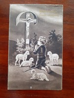 Régi húsvéti képeslap 1942 levelezőlap kereszt kisfiú bárányok