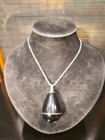 Unique vinyl pendant in silver socket